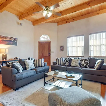 Holiday home Sanctuary Fireplace And Outdoor Kitchen! Santa Fe